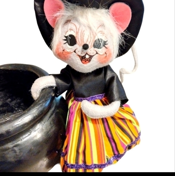 RARE Annalee 10" Witch Mouse With Cauldron - Picture 5 of 7